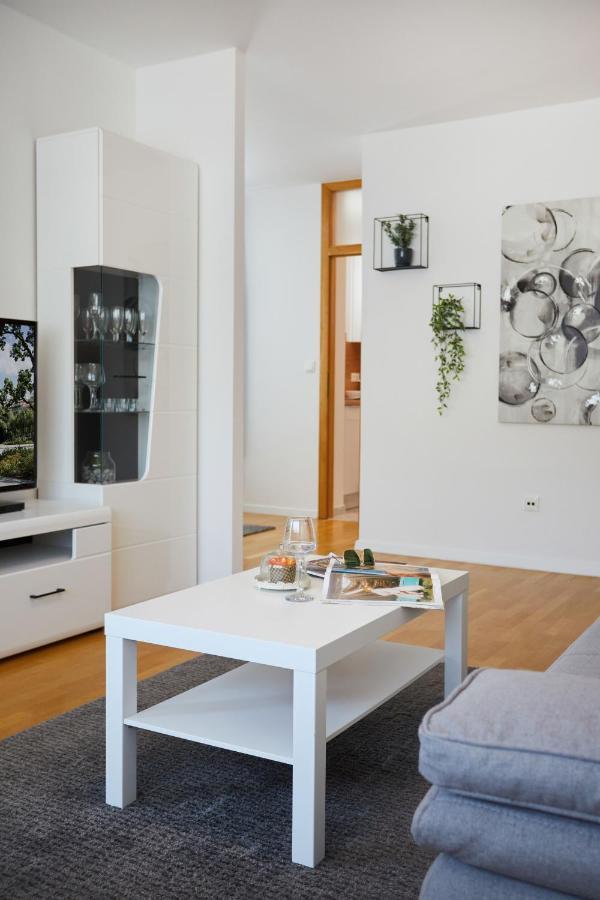 Spacious 2Bdr Apartment Near Business District زغرب المظهر الخارجي الصورة