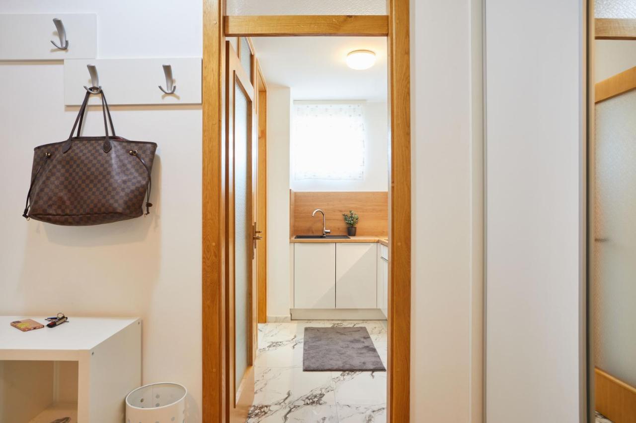 Spacious 2Bdr Apartment Near Business District زغرب المظهر الخارجي الصورة